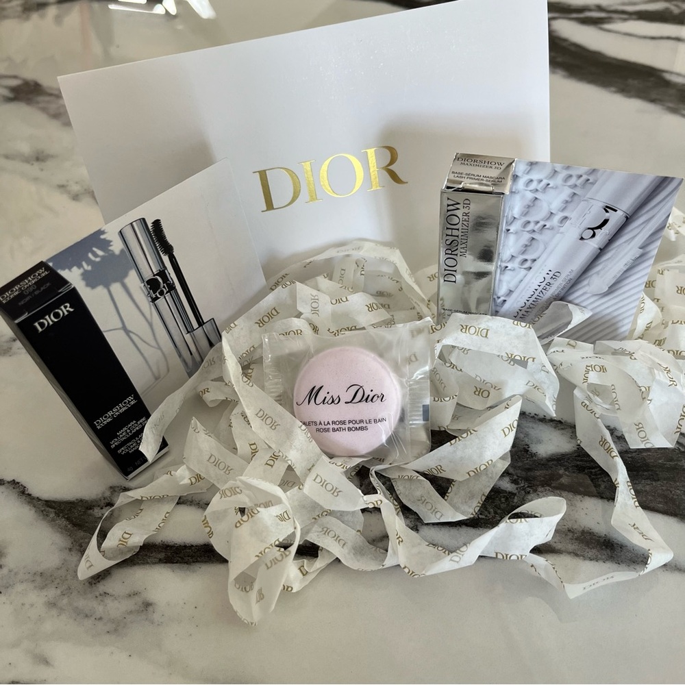 Dior Gift Set - Iconic Mini Mascara in 09 + Mini Maximizer 3D + Rose Bath Bomb